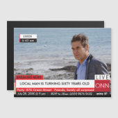 TV News Mannen Funny Birthday Magnetische Uitnodiging (Voorkant / Achterkant)