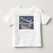 Twee A-10C Thunderbolt II-vliegtuig vliegen in for Kinder Shirts (Voorkant)