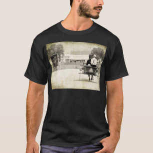 Twee Amish buggy's sepia landelijke weg T-shirt