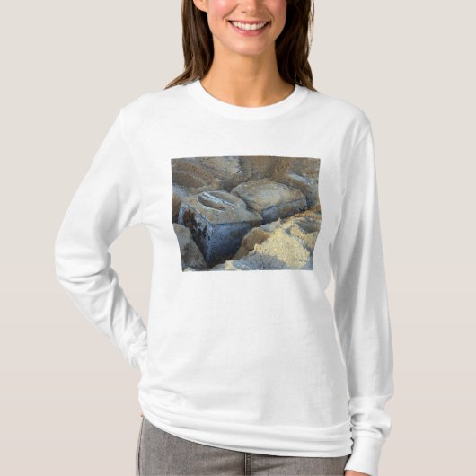 Twee apparaten van het doostype verpakt t-shirt (Voorkant)