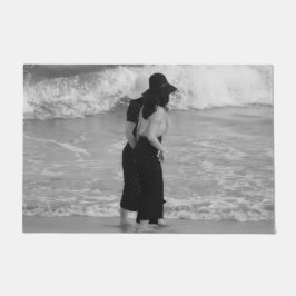 twee, aziatisch, meisje, strand, water, golven, ro deurmat