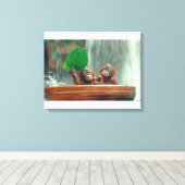 Twee Baby orang-oetans Canvas Afdruk (Insitu (Houten vloer))