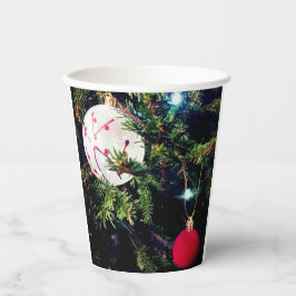 Twee ballen papieren bekers