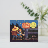 Twee bange kinderen op Halloweenavond Briefkaart (Staand voorkant)