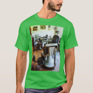 Twee Barber Chairs T-shirt