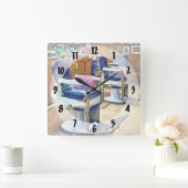 Twee Barberstoelen met roze gestreepte Barberkapje Vierkante Klok (Huis)