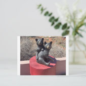 Twee berenjongen beeld - Weg sculptuur Briefkaart (Staand voorkant)