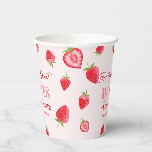 Twee Berry Sweet Baby's Strawberry Twin Baby showe Papieren Bekers (Links)