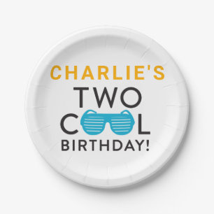 Twee Borden van de tweede verjaardag van de Koel Papieren Bordje