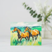 Twee bruine paarden rennen over groene weide briefkaart (Staand voorkant)