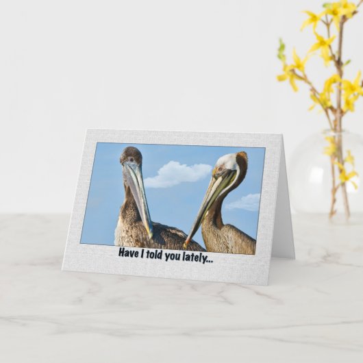 Twee bruine pelikanen houden van en Romance Wenska Kaart (Gele Bloem)