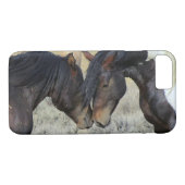 Twee bruine wilde paarden Case-Mate iPhone case (Achterkant (Horizontaal))