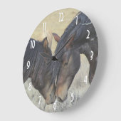 Twee bruine wilde paarden grote klok (Hoek)