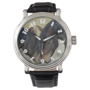 Twee bruine wilde paarden horloge