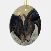 Twee bruine wilde paarden keramisch ornament (Rechts)