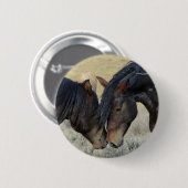 Twee bruine wilde paarden ronde button 5,7 cm (Voorkant /achterkant)