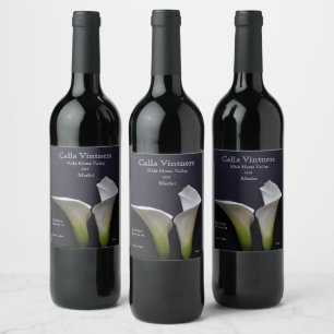 Twee calla leugens op zwart wijn etiket