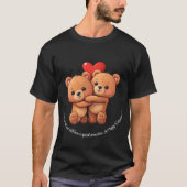 Twee cartoon beren knuffelen. t-shirt (Voorkant)