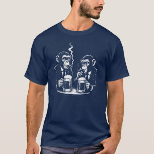 twee chimpansees roken en drinken bier t-shirt