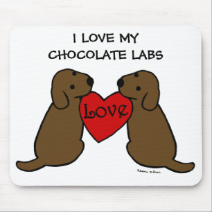 Twee chocolade-labradors met liefdesCartoon Muismat