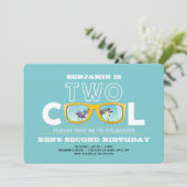 Twee Cool Verjaardags Foto Uitnodiging (Staand voorkant)
