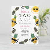Twee Cool Zonnebril Meisje 2e Verjaardag Uitnodigi Kaart (Staand voorkant)