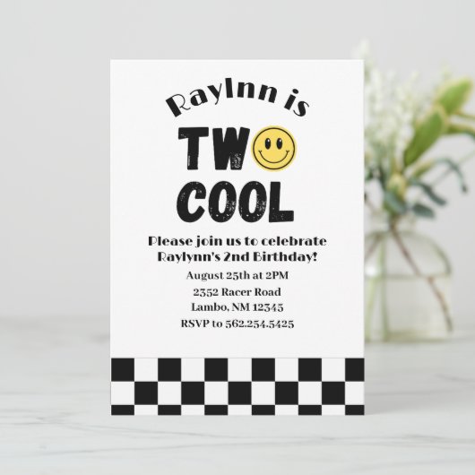 Twee coole 2e verjaardag Retro Smile Checkerboard Kaart (Staand voorkant)
