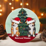 Twee Corgi Tricolor Red White kerstkerstkerstkerst Keramisch Ornament<br><div class="desc">Deze prachtige Pembroke Welsh Corgi hondensierplant heeft twee honden met een Santa Claus-pet met een schattige kop. Een druppelaar en een rode en witte brij voor een  kerstboom met kleurrijke versieringen. Geef je huisdiernamen een persoonlijk tintje onder de prachtige tekening van mijn favoriete ras.</div>