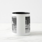 Twee cowboys naast een schuur met een paard mok (Midden)