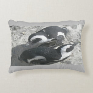 Twee Cute Penguins Accent Pillow Kussen