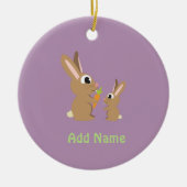 Twee Cute Rabbits delen een wortel Keramisch Ornament (Voorkant)