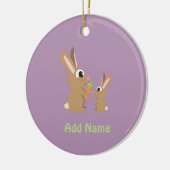Twee Cute Rabbits delen een wortel Keramisch Ornament (Links)