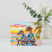 Twee dino's op Sunset Bike Ride Feestdagenkaart (Staand voorkant)