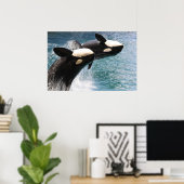 Twee dodelijke walvissen springen uit het water poster (Thuiskantoor)