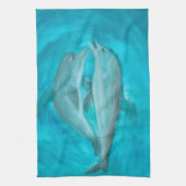Twee dolfijnen die Wilde en Vrije in de Oceaan spe Theedoek (Verticaal)