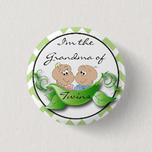 Twee doperwten in een pod babymeisje en een padden ronde button 3,2 cm
