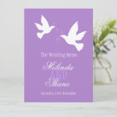 Twee duiven paarse & witte bruiloft diner menu (Staand voorkant)