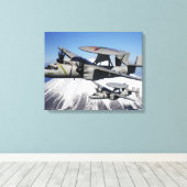 Twee E-2C Hawkeyes voeren een vlucht uit Canvas Afdruk (Insitu (Houten vloer))