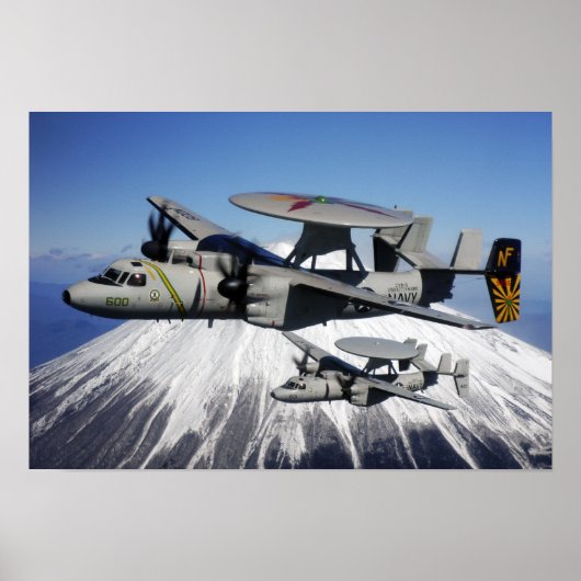 Twee E-2C Hawkeyes voeren een vlucht uit Poster (Voorkant)