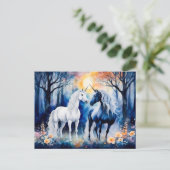 Twee eenhoorns staan samen onder de sterrenhemel briefkaart (Staand voorkant)