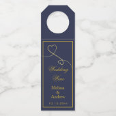 Twee Elegant Gold Hearts | Navy Blue Wedding Wine Flessenhanger (Voorkant)