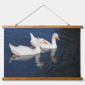 Twee Emden Geese Hangend Wandkleed (Voorkant)