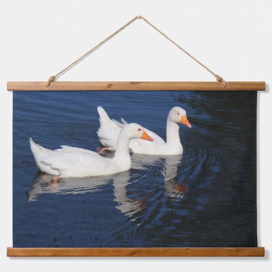 Twee Emden Geese Hangend Wandkleed (Voorkant)