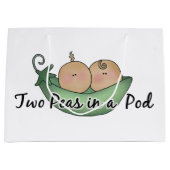 Twee erwten in een grote cadeautastweeling large cadeautasje (Voorkant)