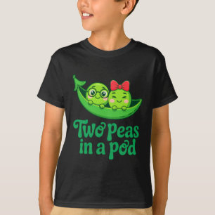 Twee Erwten In Een Peul Zwangerschapsaankondiging  T-shirt