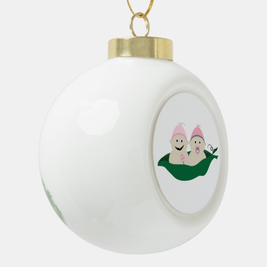 Twee erwten in een podtweeling babymeisjes keramische bal ornament (Links)