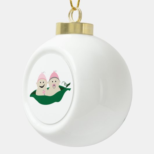 Twee erwten in een podtweeling babymeisjes keramische bal ornament (Rechts)