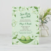 Twee erwten in een uitnodiging van het Baby shower (Staand voorkant)