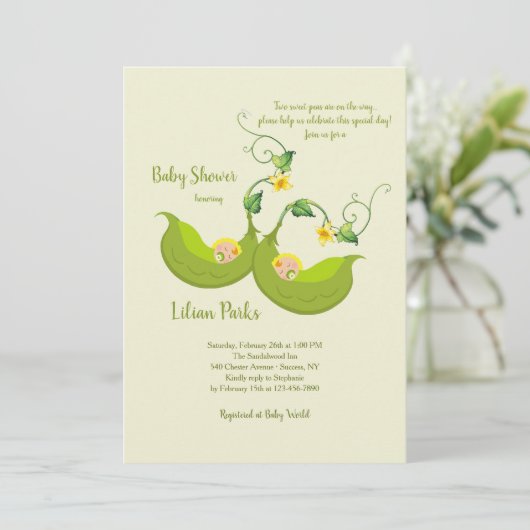 Twee erwtenpads Verticaal Baby shower Invitation Kaart (Staand voorkant)