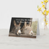 Twee ezels delen hetzelfde Uitzicht op Boerderij Kaart (Gele Bloem)